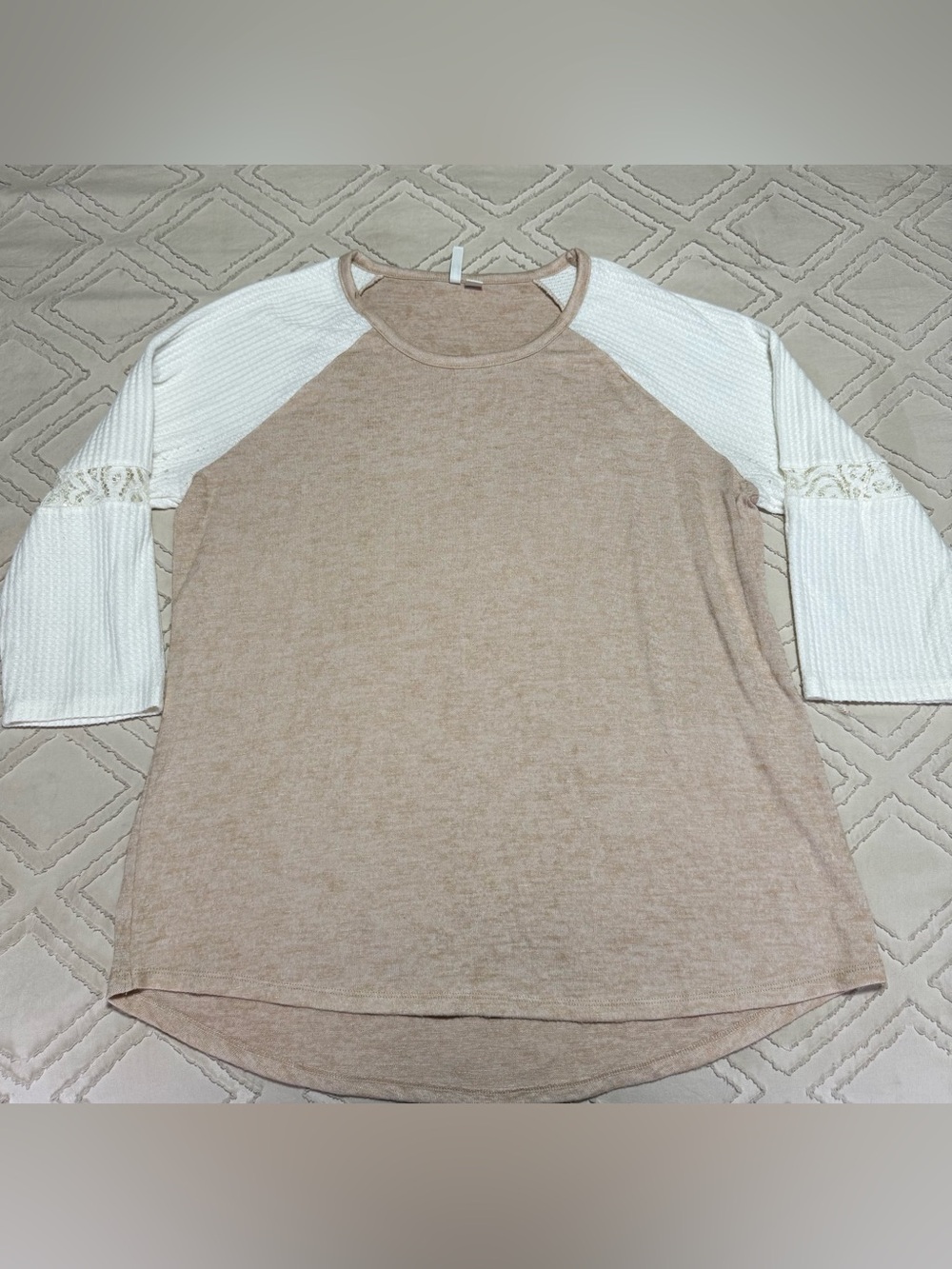 Women’s Cream & White Raglan Sleeve Top